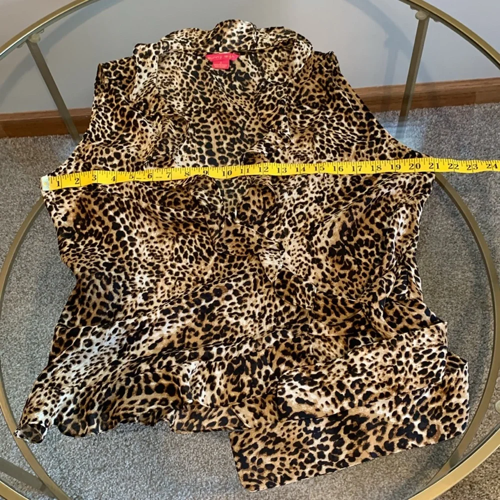 Sunny Leigh Sleeveless Leopard print top with ruffles and side tie - Picture 10 of 16